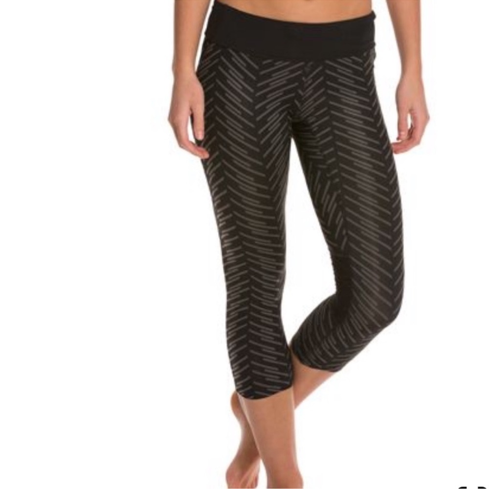 Pearl Izumi Black Flash Capris size medium